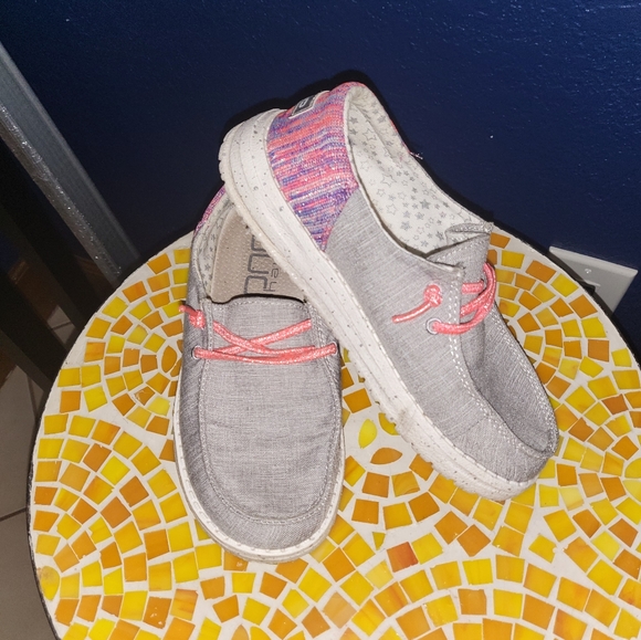 Hey Dudes Kids - Picture 1 of 3